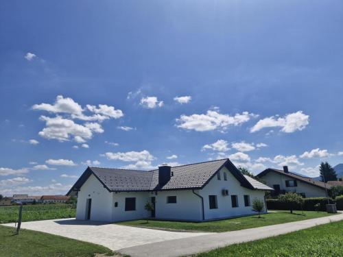 Sempeter v Savinjski Dolini Casa | Orange house Šempeter