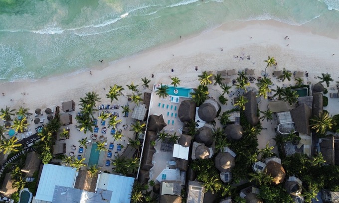 Zona Hotelera Casa | Orange Beach House 10bdr in Tulum Hotel Zone, Wake up every morning on the beach