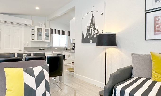 Southwest Anaheim Casa | Orange County home with backyard, sleep 10, minutes away from theme parks