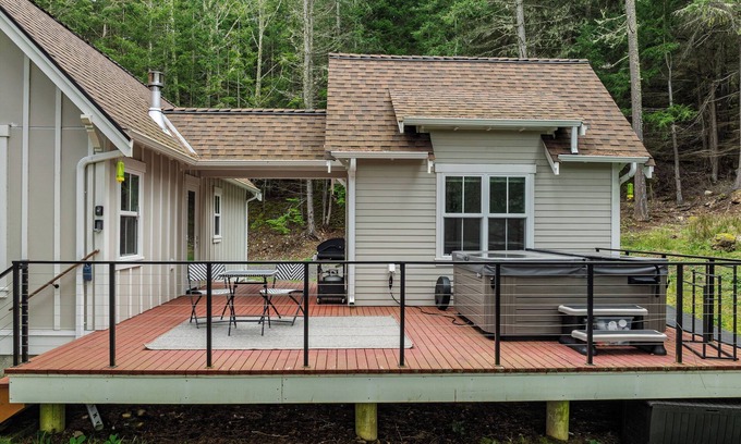 Eastsound Casa | Orcas Island, Purdue Lake Retreat