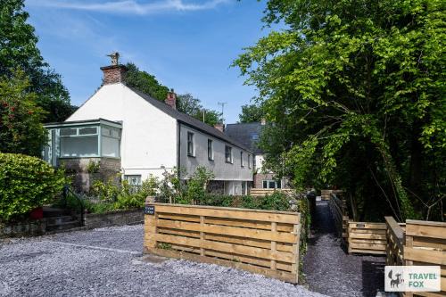 Bont Newydd Casa | Orchard Cottage and Hot Tubs - 15mins To Snowdon