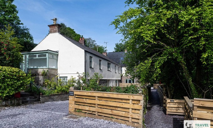 Bont Newydd Casa | Orchard Cottage and Hot Tubs