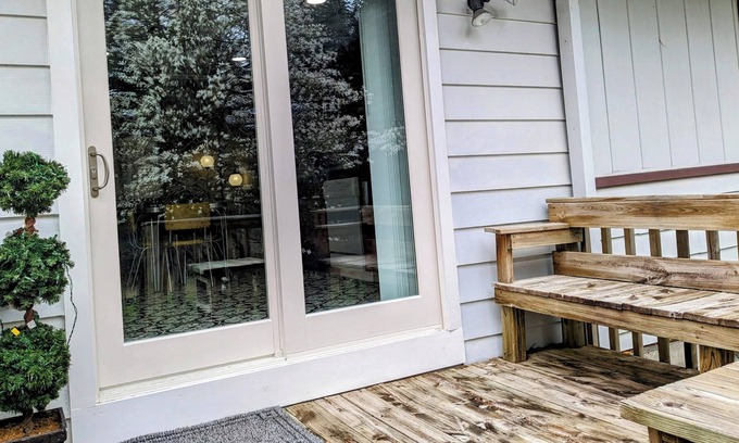 West Branch Cabaña | Orchard Cottage - with Fire Pit and Laundry in West Branch