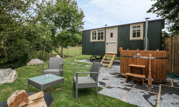 Burlawn Casa | Orchard