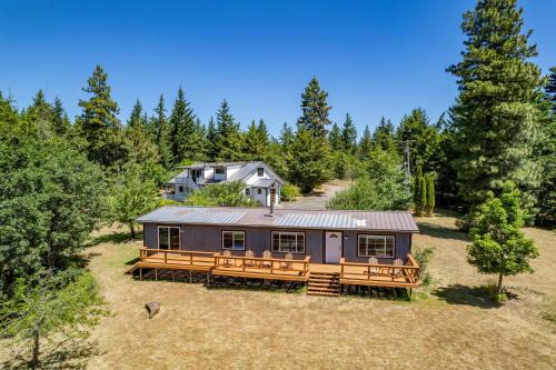 Lyle Casa | Orchard Haven Guest House
