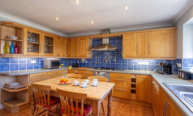Wadebridge Cabaña | Orchard House, in the bustling town of Wadebridge