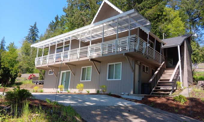 Agate Casa | Orchard Lane Retreat, A Peaceful Water View Getaway With Room For Everyone!