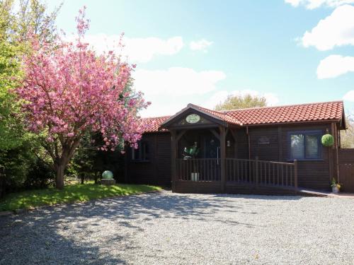 Frampton Casa | Orchard Retreat Staycation
