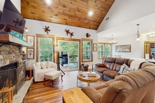 Ellijay Casa | Orchard Wine & Retreat