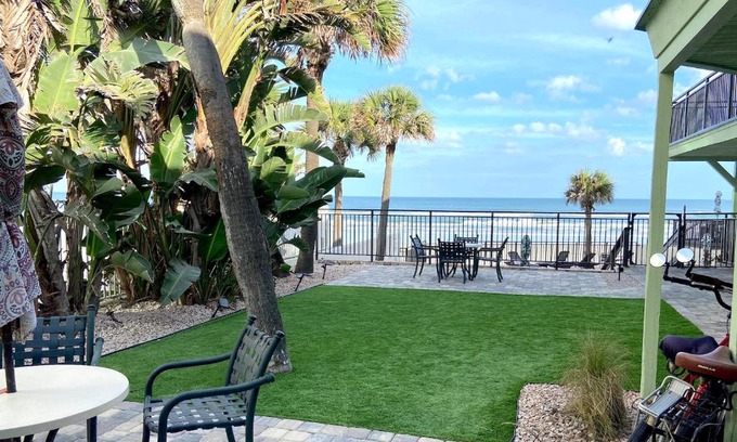 Daytona Beach Hotel | Organic Beach Retreat