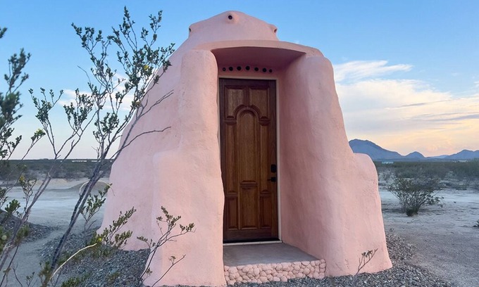 Alpine Cabina | Organic Earthen Desert Dome For Two -Sustainable Stay Under the Stars Terlingua