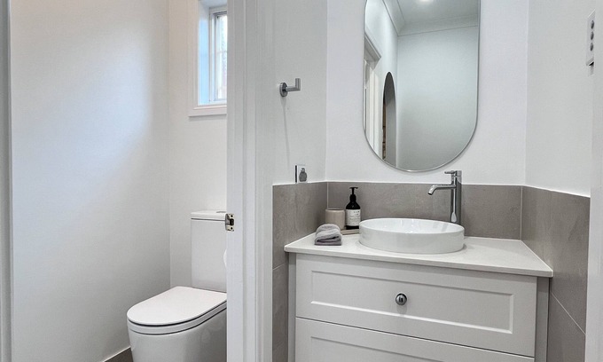 Adelaide Casa | Oriental charming 3-bedroom house in welcoming Saint Peters with AC, WiFi