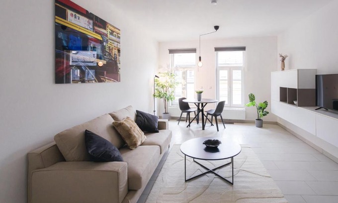 Gare Apartamento | Origer Apartments by Rentaroo