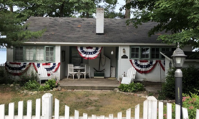 Alden Cabaña | Original Torch Lake Cottage from 1910