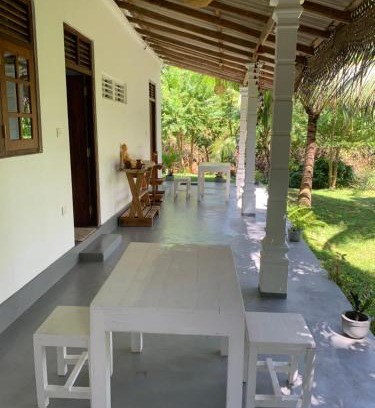 Weligama Cabina | Original track by Unrushed