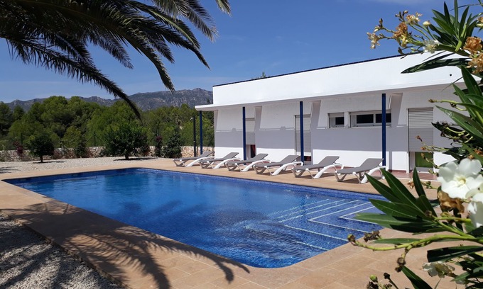 L Almadrava Chalet De Esquí | ORIGINAL VILLA DE 5 DORMITORIOS CON ZONA DE JUEGO Y PISCINA PRIVADA