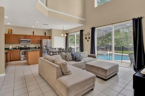 Lake Berkley Casa | Orlando Gem - Private Pool and Theater Room