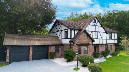 St. James Park Casa | Orlando Getaway 6br Retreat W Pool & Fireplace