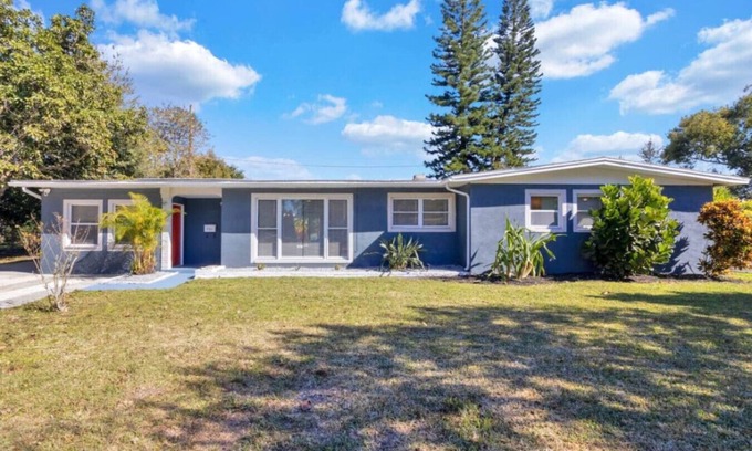 Englewood Park Apartamento | Orlando Pool House Vacation Home | Pet Friendly