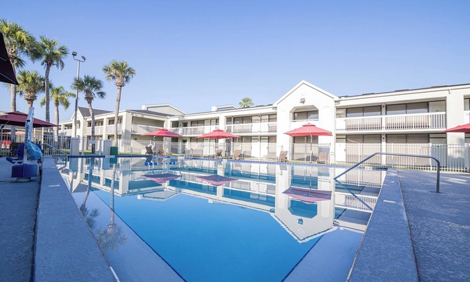 Kissimmee Hotel | Orlando Vacation Rooms