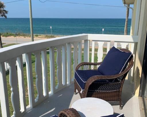 Ormond-by-the-Sea Apartamento | Ormond Beach, fun & loving sun!