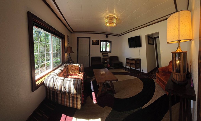 Ahsahka Cabina | Orofino boho cabin in town, close to everything. 1 mile from Clearwater river.