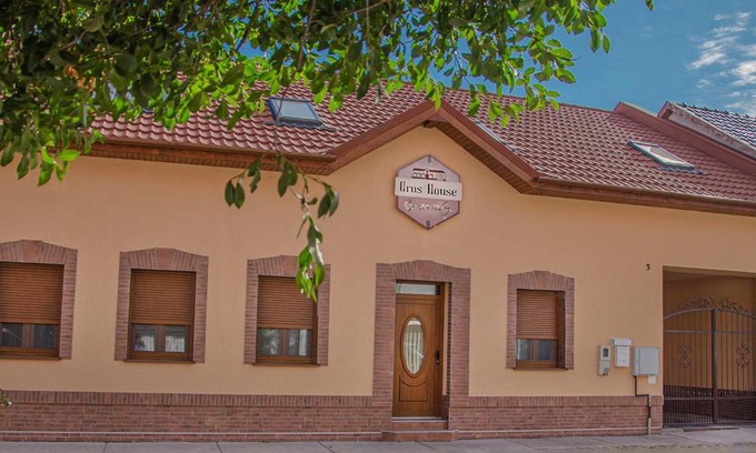 Oroshaza Apartamento | Oros House Apartmanház