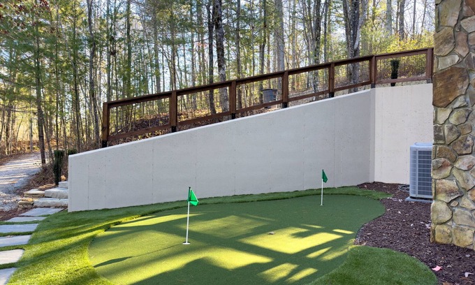 Wiley Cabina | Oscar's Hideout - Sweet Hidden Gem Close to Downtown Clayton