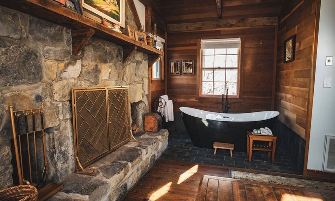 Raphine Casa | Osceola Mill is a boutique inn located in the Shenandoah Valley 20 minutes from Lexington and Staunton.