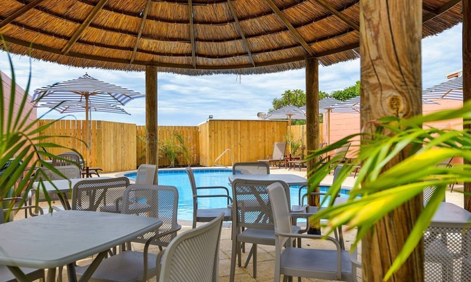 Exmouth Villa | Osprey Holiday Village Unit 119 - Cerca de la piscina