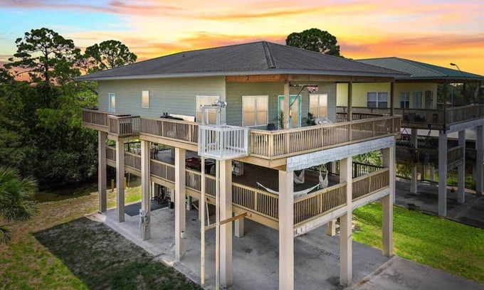 Salem Casa | Osprey Landing at Cedar Island