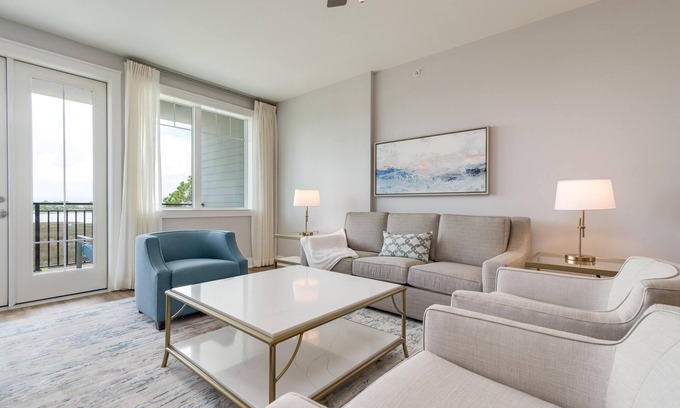 Four Mile Village Condominio | Osprey Pointe Serenity by the Bay: Pool Views at Sandestin Golf and Beach Resort!
