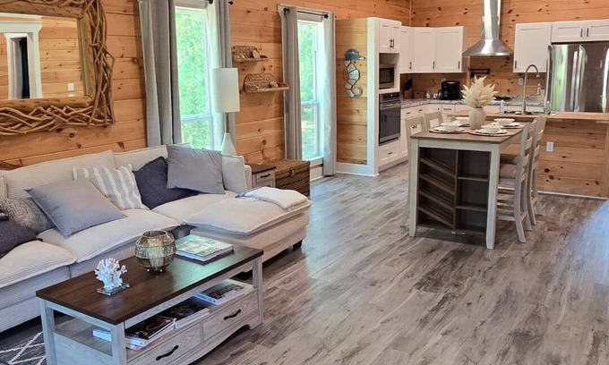 Dauphin Island Casa | Osprey's Nest - Cozy 3-bedroom house - Dog Friendly - 3 Night Min.