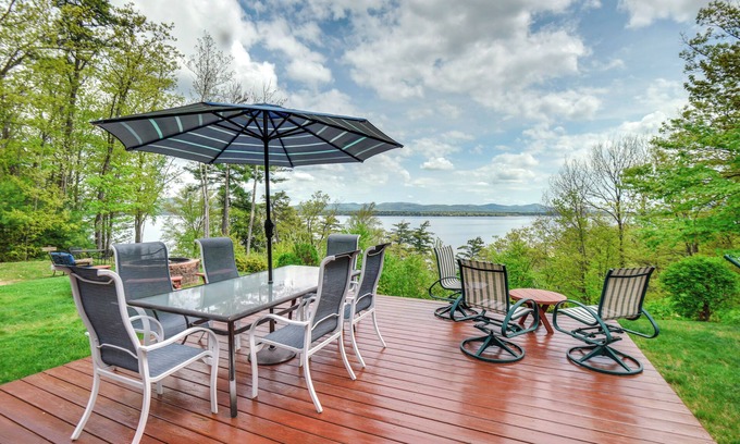 The Bluffs Cabaña | Lakefront Ossipee Cottage w / Screened Porch & Deck!