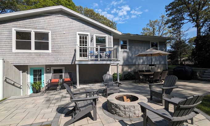 Osterville Casa | Beautifully renovated Osterville home, beach pass included
