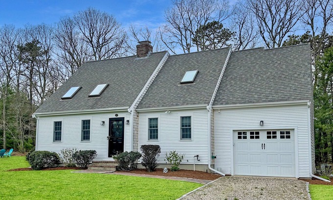 Osterville Casa | Osterville, Private Yard, Close to Osterville Village, Sleeps 8