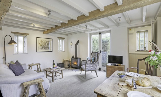 Chipping Campden Cabaña | Ostlers Loft - a Cotswold cottage that sleeps 2 guests