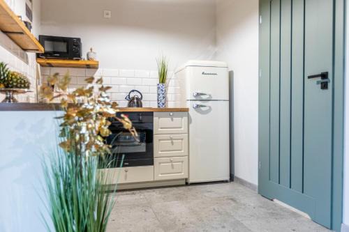 Sierakowice Casa | Ostoja Lemany - domki na Kaszubach, sauna, balia-jacuzzi, plac zabaw, tyrolka , dwa boiska, miejsce na ognisko, grill gazowy