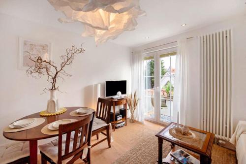 Warnemuende Apartamento | Ostseeoase mit Strandkorb am Meer