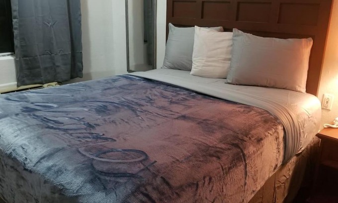 Stillwater Apartamento | OSU King Bed Hotel Room 109 Wi-Fi Booking