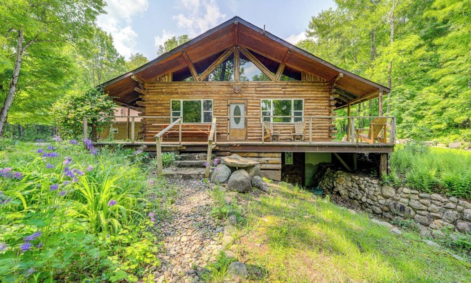 Oswegatchie Cabina | Oswegatchie River Cabin w/ Kayaks + Fire Pit!