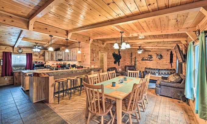 Otego Casa | Otego Home with Hot Tub Near All Star Village!