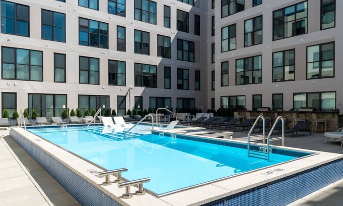 Pendleton Apartamento | OTR | King Bed | Free On Site Parking | Gym | Pool