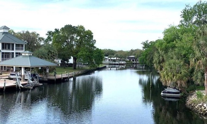 Homosassa Casa | Otter Shack! The perfect waterfront getaway in Old Homosassa!