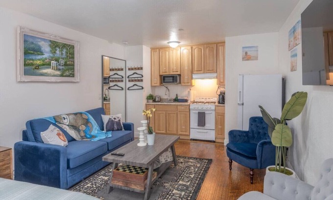 Marina Casa | Otter’s Den - Walkable to Marina Beach & Close to Monterey and Aquarium!