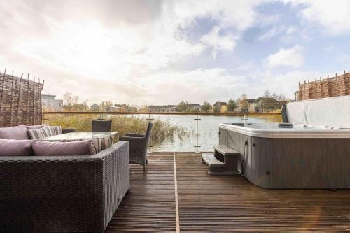 Malmesbury Casa | Otters Holt