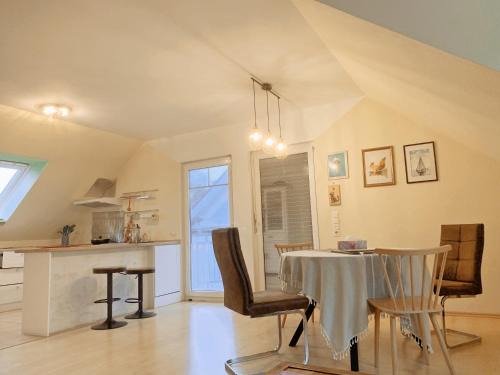 Leudersdorf Apartamento | OTTOC Ferienwohnung