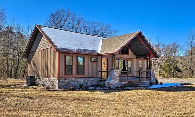 Whitesboro Cabina | Ouachita Mtn Home: Near ATV & Hiking Trails!