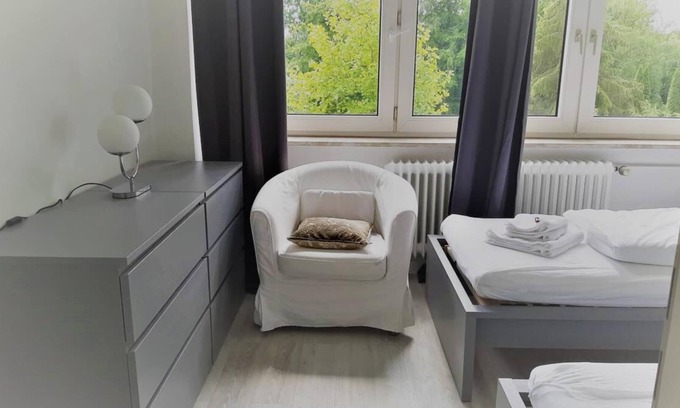 Bramfeld Apartamento | Our apartment no. 4 is located in our apartment house Haldesdorfer Straße and is quietly located to the back of the building, perfect for the small family.