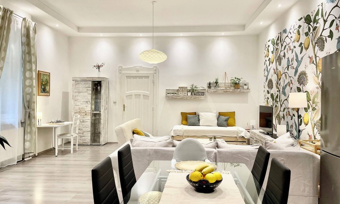 Vizivaros Apartamento | Our charming spacious family friendly home in lovely Budapest near the Castle